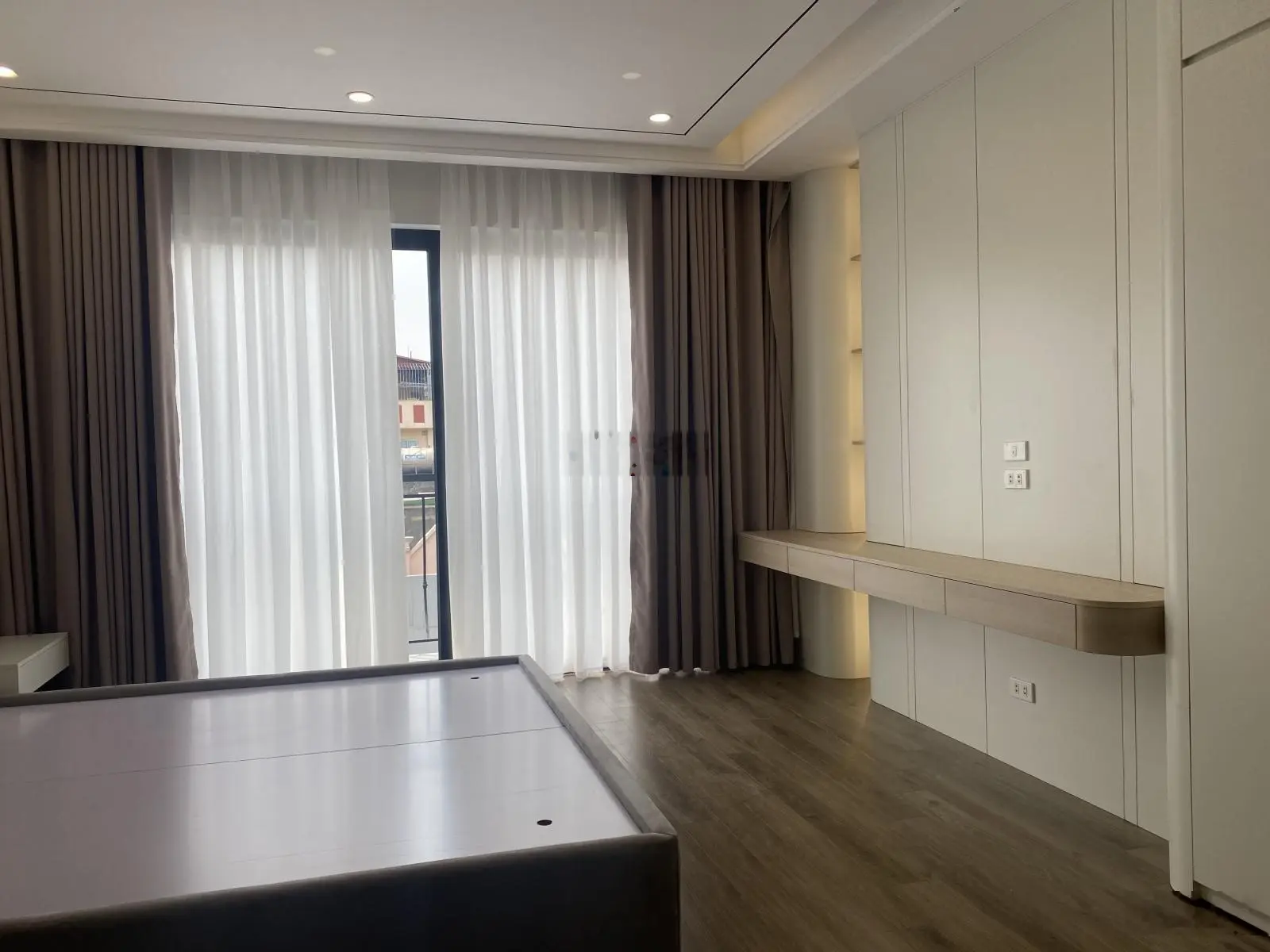 Bán nhà phố đội cấn quận ba đình ngõ ô tô nhà đẹp phong thuỷ số 1 4tẩng / 42m2 giá 9tỷ25