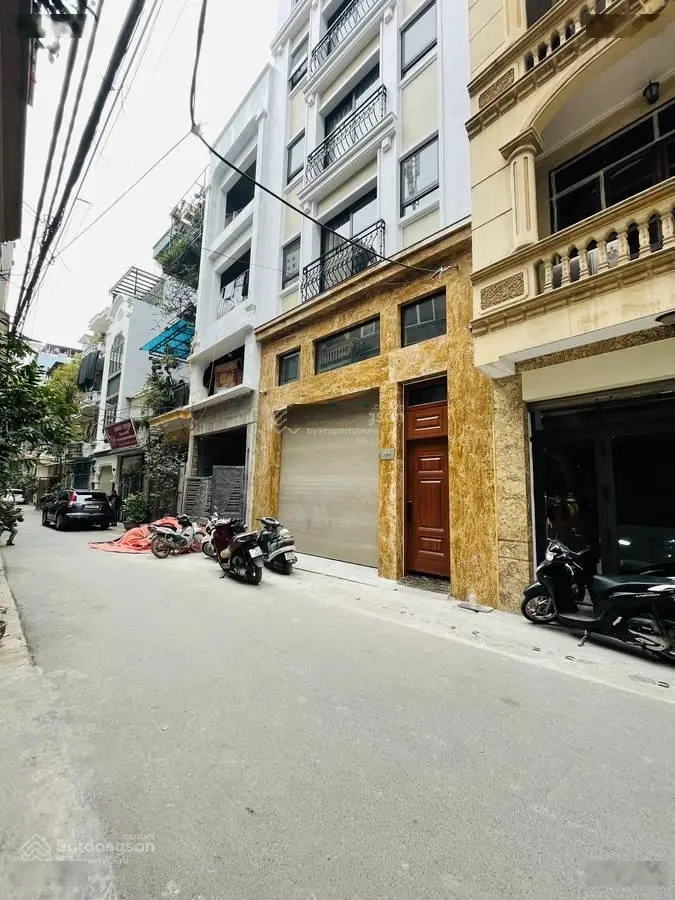 Bán phân lô, phố Yên Lạc ô tô tránh - kinh doanh 68m2, MT 4m, 5 tầng. 18.8tỷ