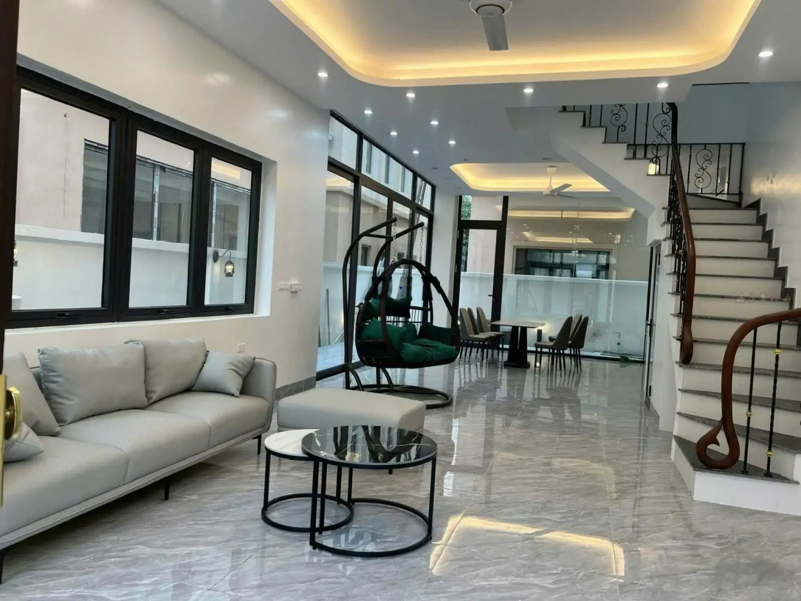 Cần bán ngay nhà phố đường rộng 20m, đầy đủ tiện ích