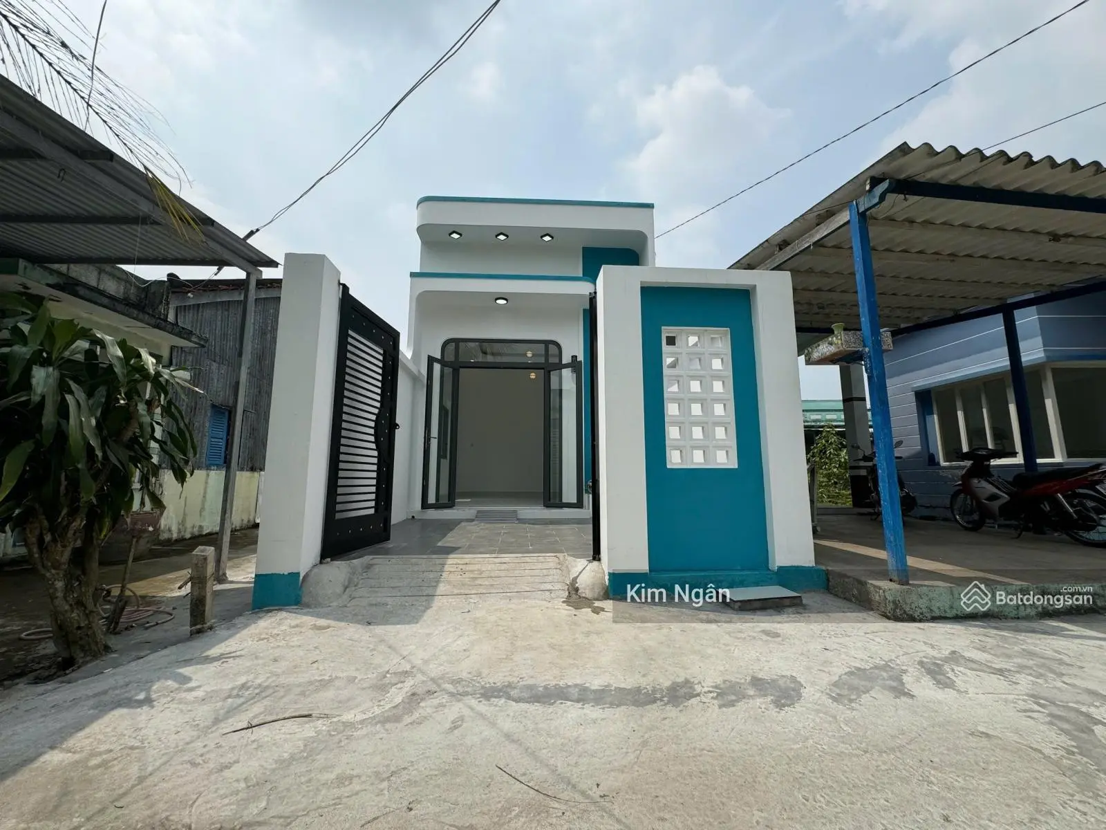 Bán nhà 98m2 thị trấn cần giuộc, cách ql50 chỉ 50m, nhà mới xây 2pn, 2wc, sân rộng để ô tô.