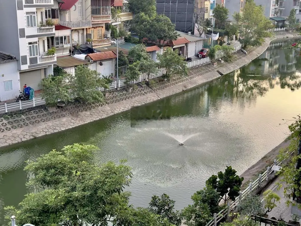 View mặt hồ tai trâu ôtô chạy quanh - 4 tầng chắc chắn - kinh doanh.