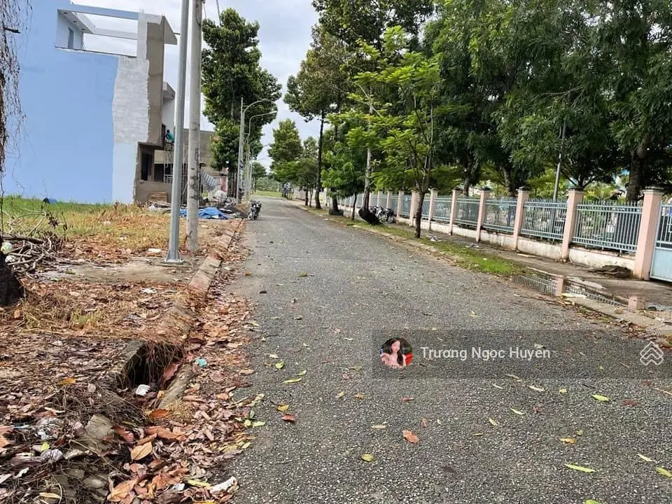 Bán nhanh lô đất đường Ngô Gia Tự, Khóm 5, gần Coopmart thành phố Cà Mau 120m2 giá 550triệu. SHR