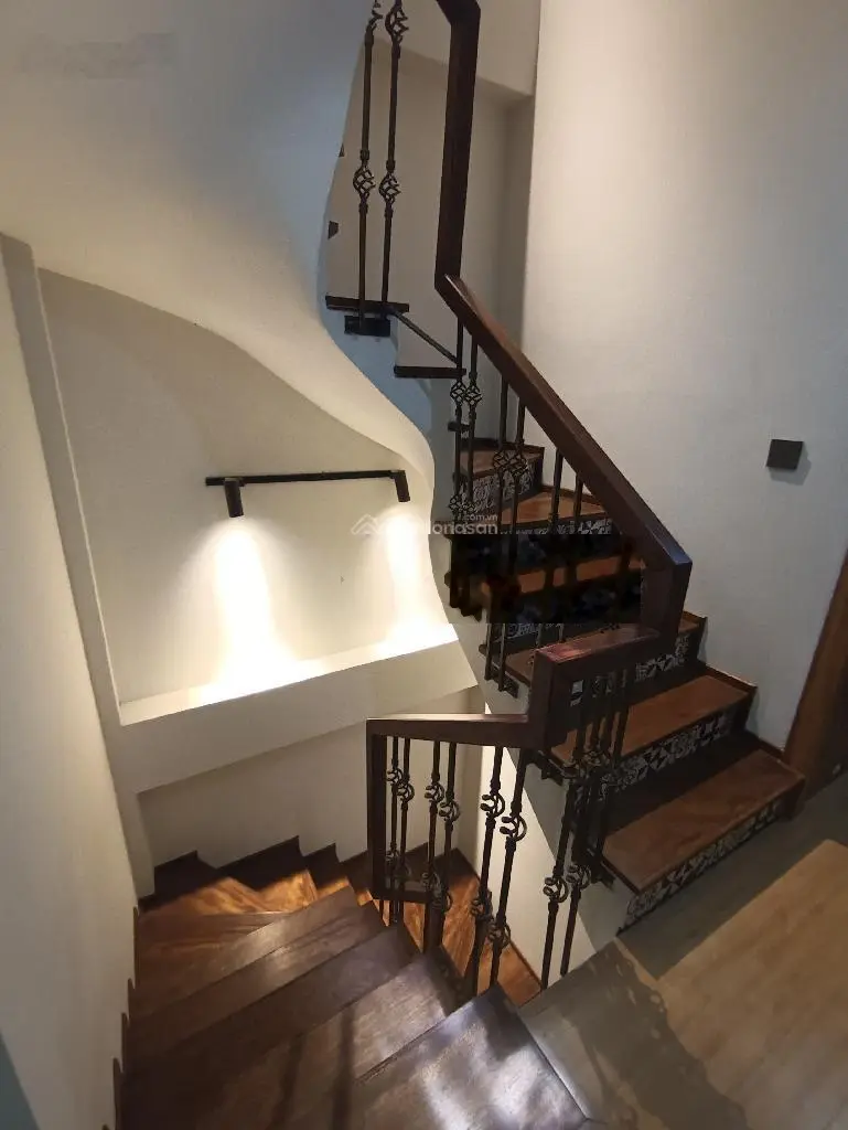 Nhà phân lô 8,5ha Phú Diễn - Bắc Từ Liêm,dt:50m2 nhà 5 tầng giá 13,7 tỷ oto tránh vỉa hè kinh doanh