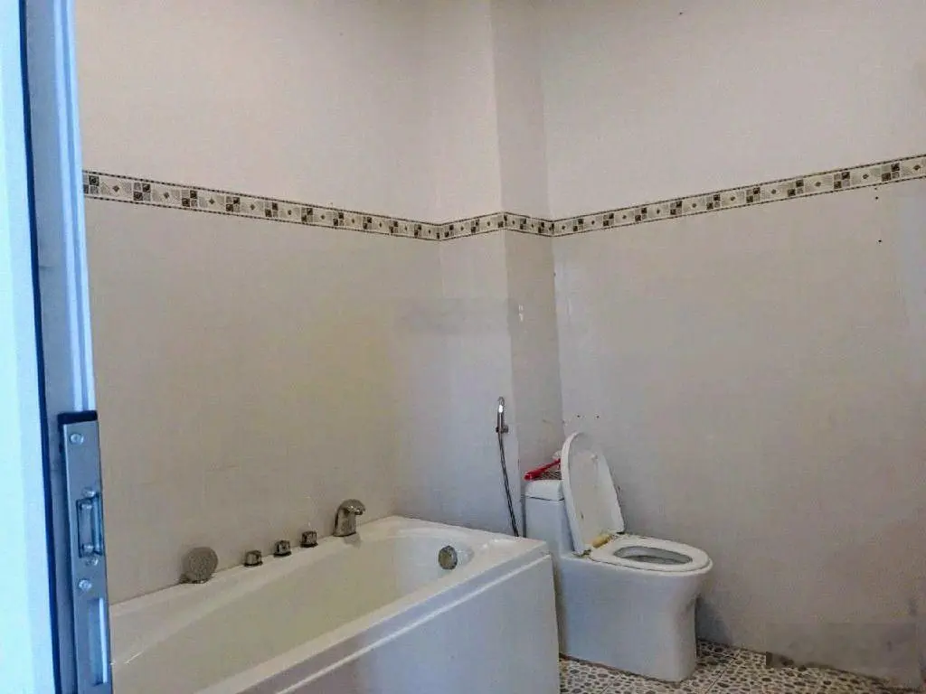 Bán Nhà 3 Tầng, diện tích 100m2, Hẻm Xe Hơi Tránh, Tăng Nhơn Phú A, Quận 9, chỉ 7.2 Tỷ.