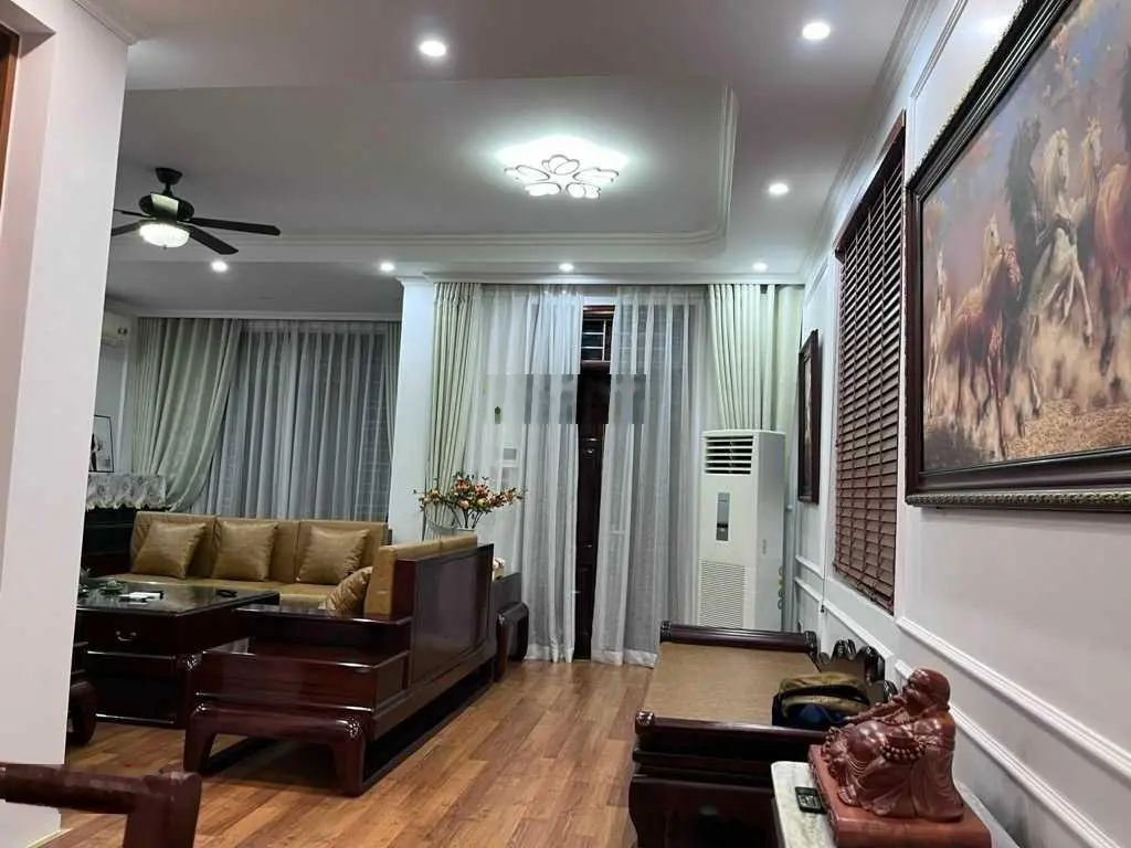 Bán biệt thự đơn lập 4 mặt thoáng khu biệt thự 67 Phùng Khoang 5 tầng, 143m2, mt 8.2m giá 29.5tỷ