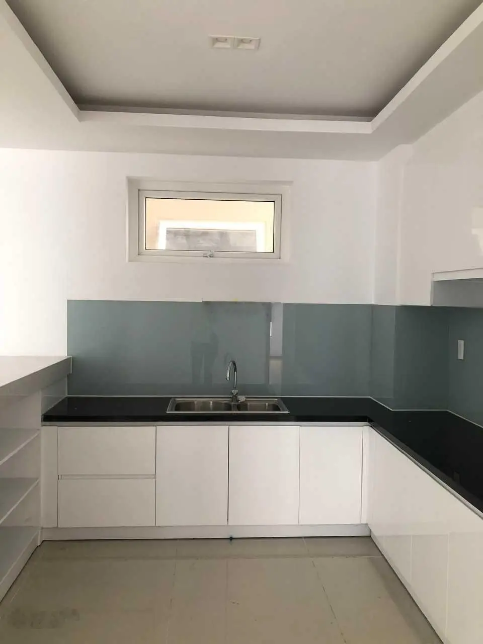 Bán căn hộ Sky Center, 3PN, 3WC, 139m2, Block D , lầu trung ,nội thất , giá 7 tỷ 2, LH : 0908 435 ***