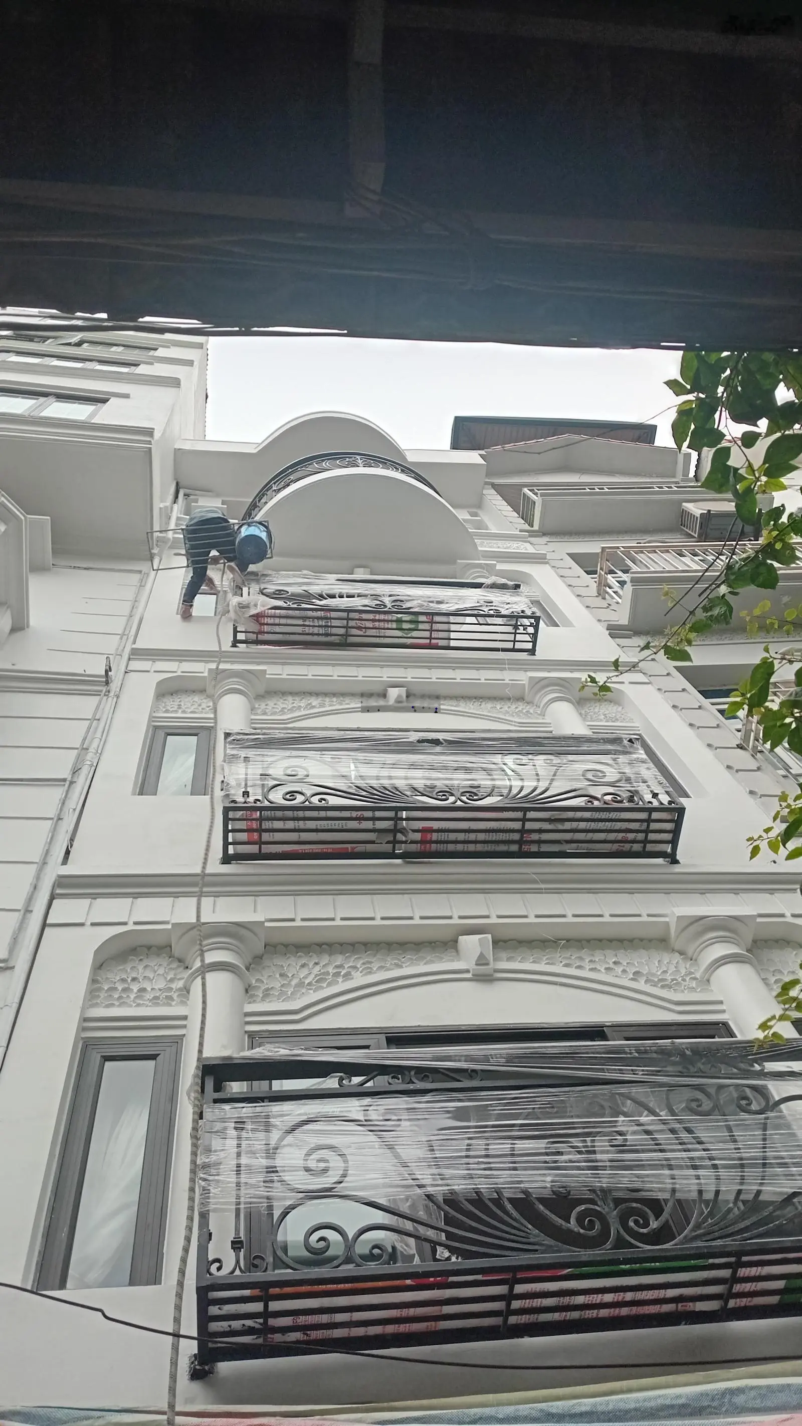 Bán nhà phố Bồ Đề, nhà đẹp, ô tô, cạnh hồ, an ninh tốt 35m2 x 5 tầng, giá chào 10,1 tỷ
