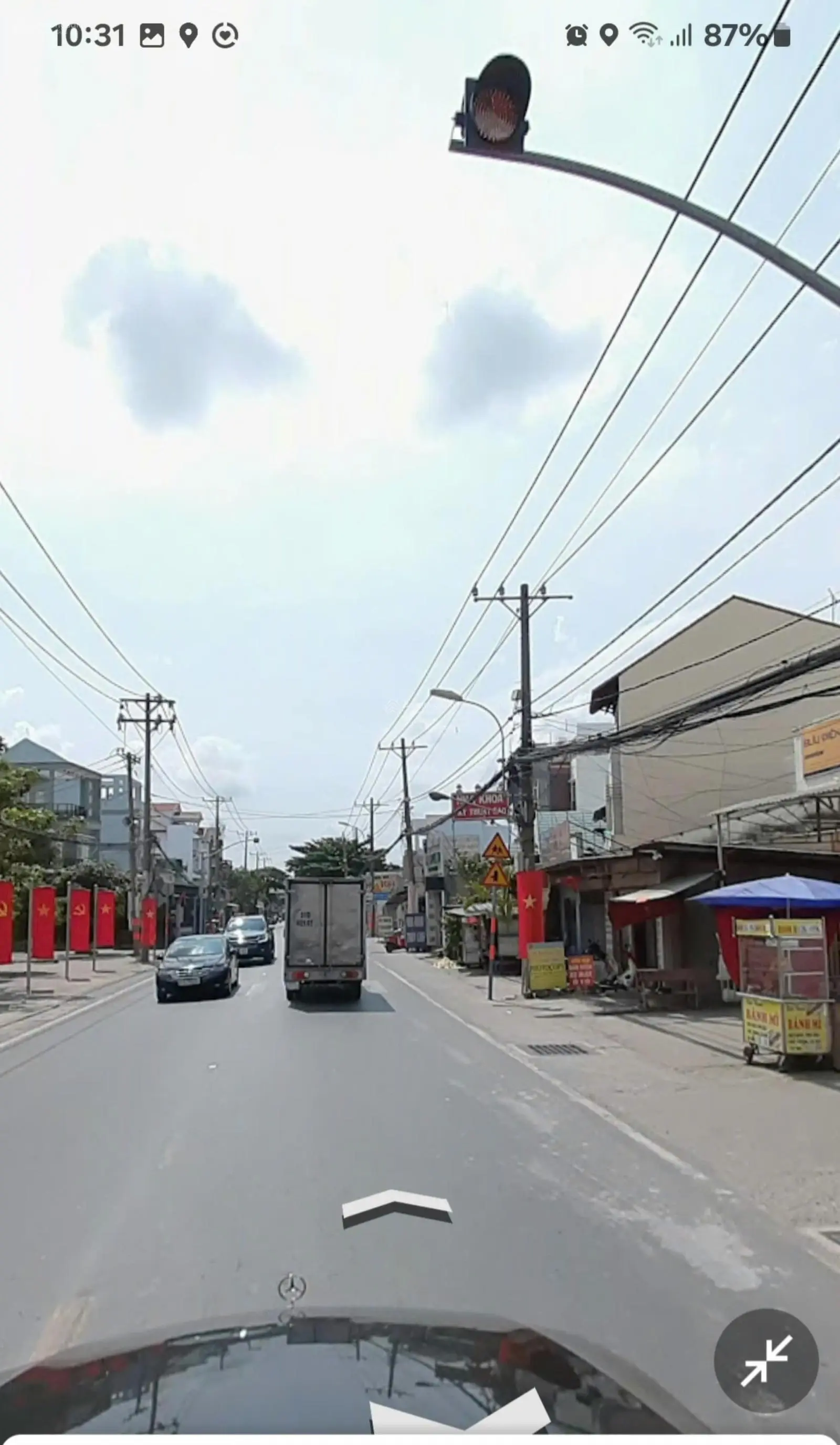 Nhà MT Nguyễn Duy Trinh khu mua bán sầm uất đông dân cư, đang cho thuê, DT 10.4x20m. Sổ hồng