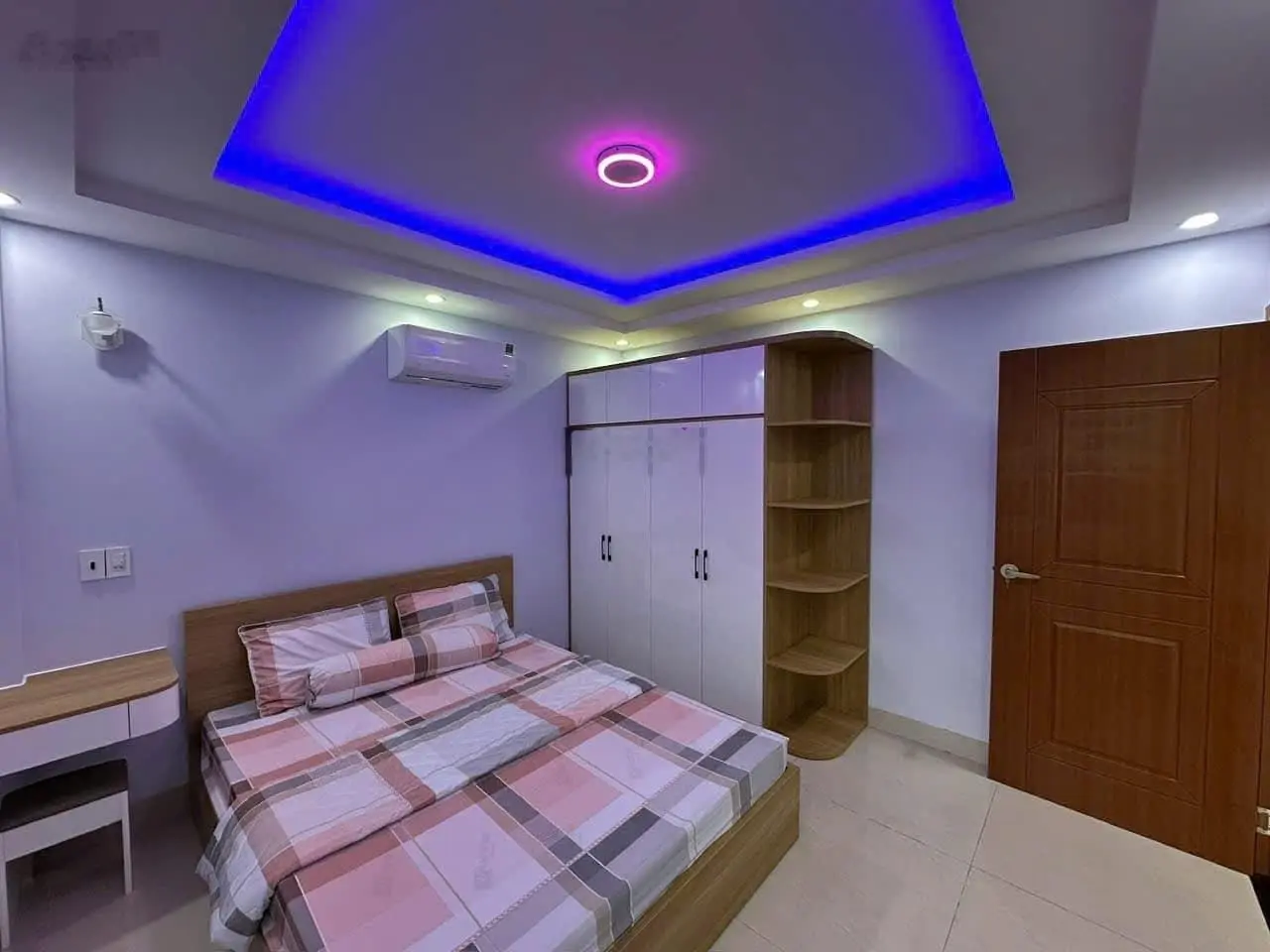 Cần bán nhà 3 tầng đường Bùi Công Trừng (Đông Bắc) - giá rẻ tại Hoà Xuân