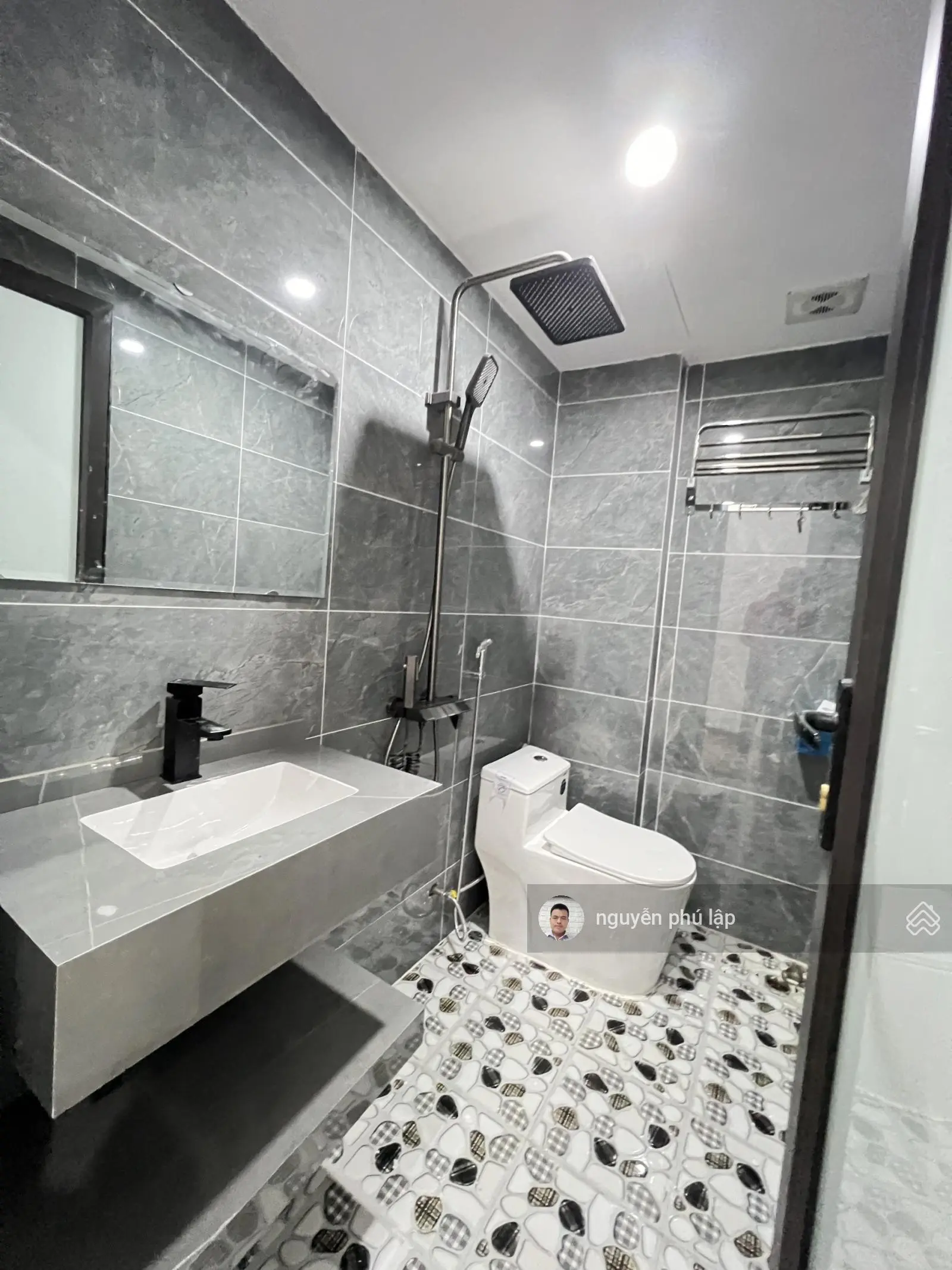Nhà Dân xây Tân phú-Hưng Đạo 52m2 /4 tầng Ngay Cầu tân phú Cách SVĐ mỹ Đình 13km Giá chỉ 3,1 tỷ