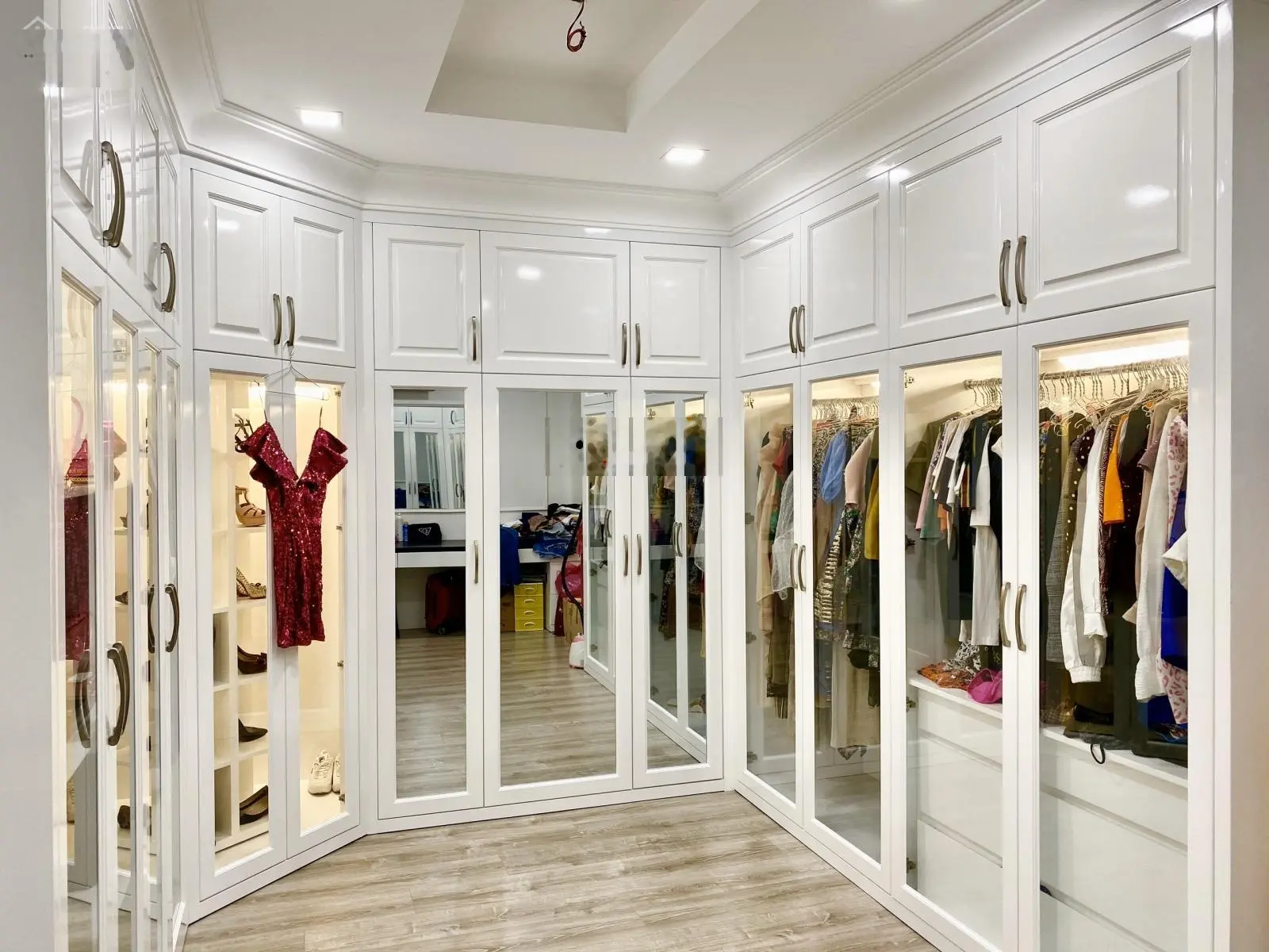 Ngộp covid cần bán gấp nhà phố Jamona Golden Silk 5,4 x 20m giá 15 tỷ (bao gồm thuê phí), đường 20m