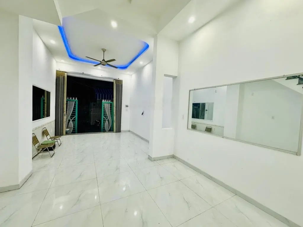 Nhà 3 tầng kiên cố ngay chợ đống đa chỉ nhỉnh 4 tỷ