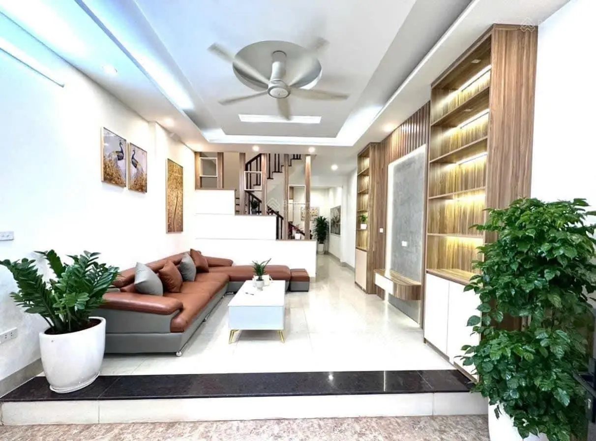 Rẻ quá! Phân lô Hạ Yên Quyết, ô tô tránh, 10m ra phố, kinh doanh, văn phòng, gần vườn hoa, 52m2*6T