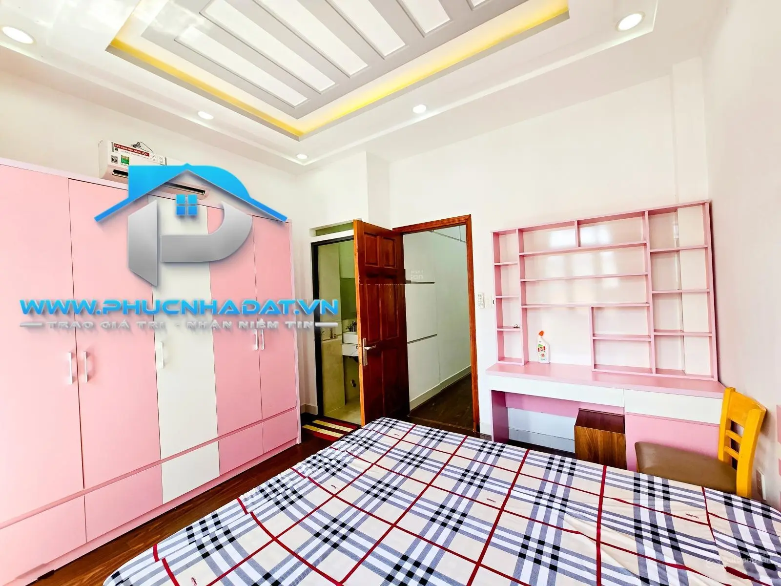 Bí quá Anh Lý xả hàng căn nhà phố hiện đại đường xe hơi Đào Tông Nguyên Nhà Bè - Giá 6.3 tỷ, 4x14m