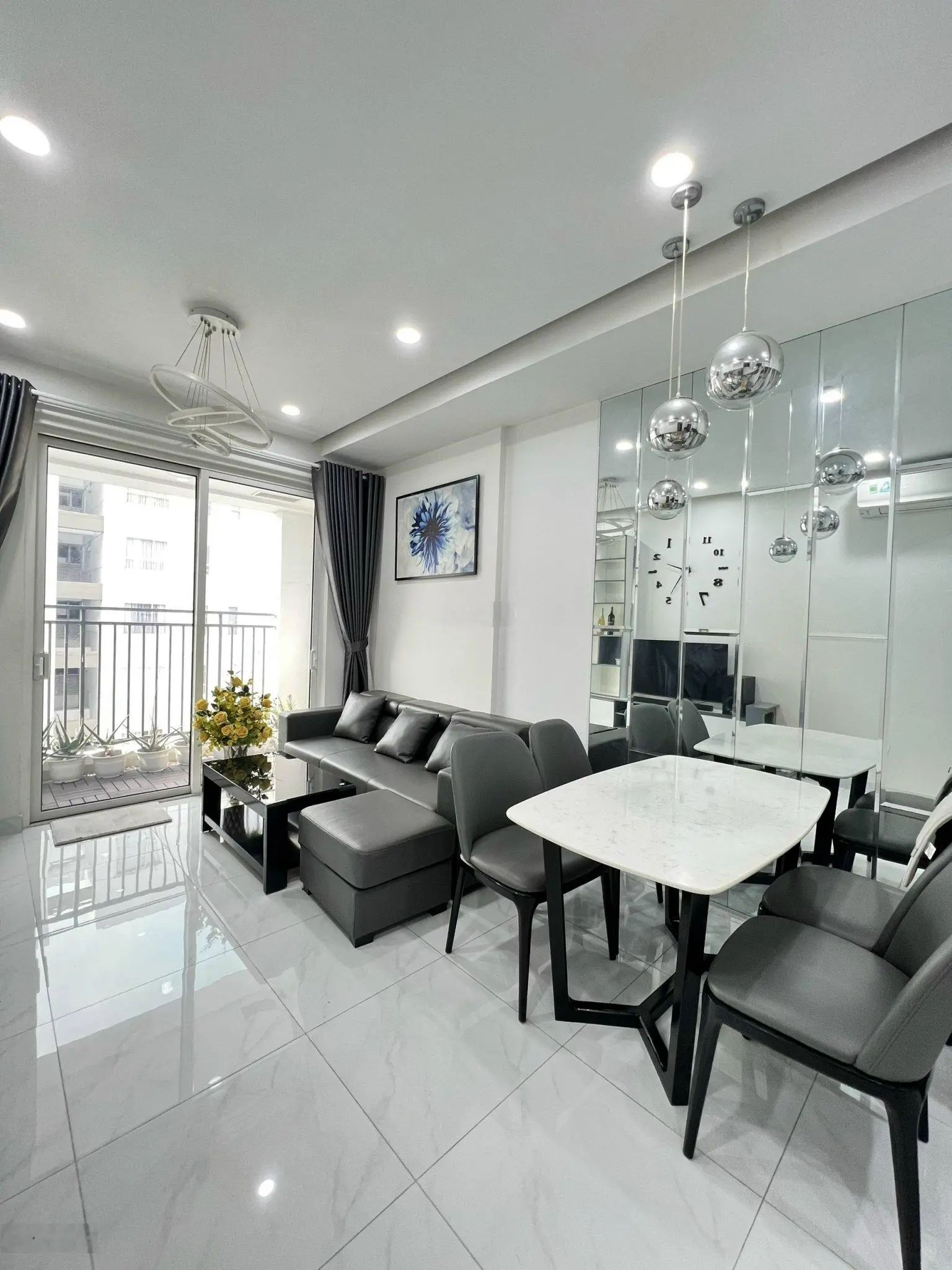 Bán gấp Emerald 2PN-1WC (63,8m2) Full nội thất chỉ 3,110 Tỷ