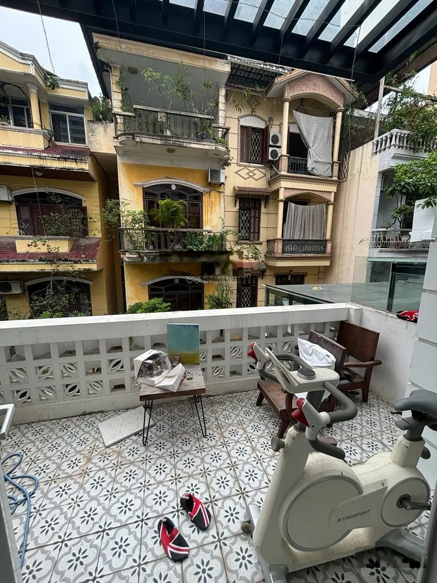 Bán nhà siêu vip Phùng Chí Kiên 164m2 x 3 tầng mặt tiền 11m ô tô tránh cực đỉnh khu dân trí cao