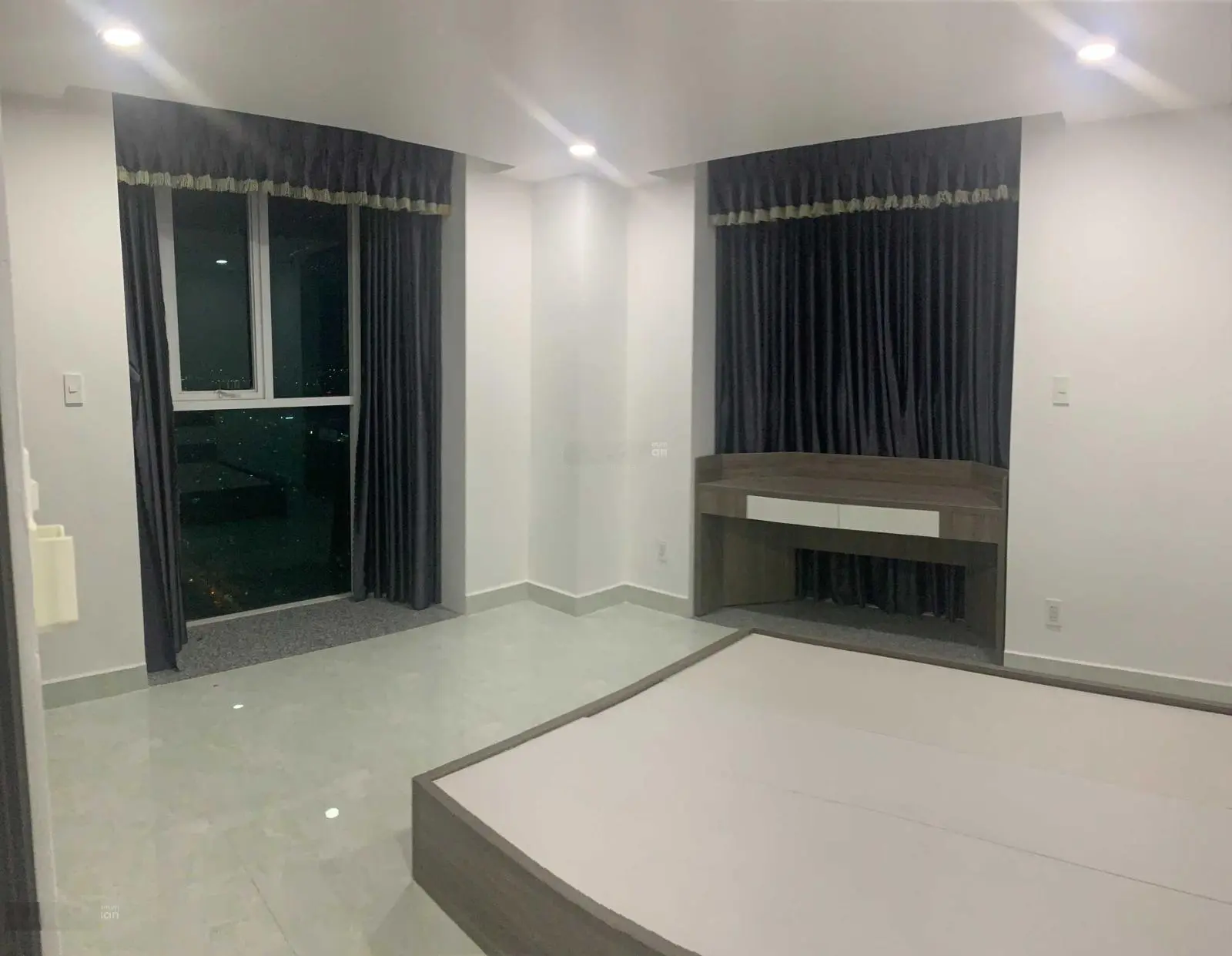 Cần bán căn hộ Remax Plaza 2 - 3 PN, giá 3 tỷ, khu chợ lớn 0909 920 ***