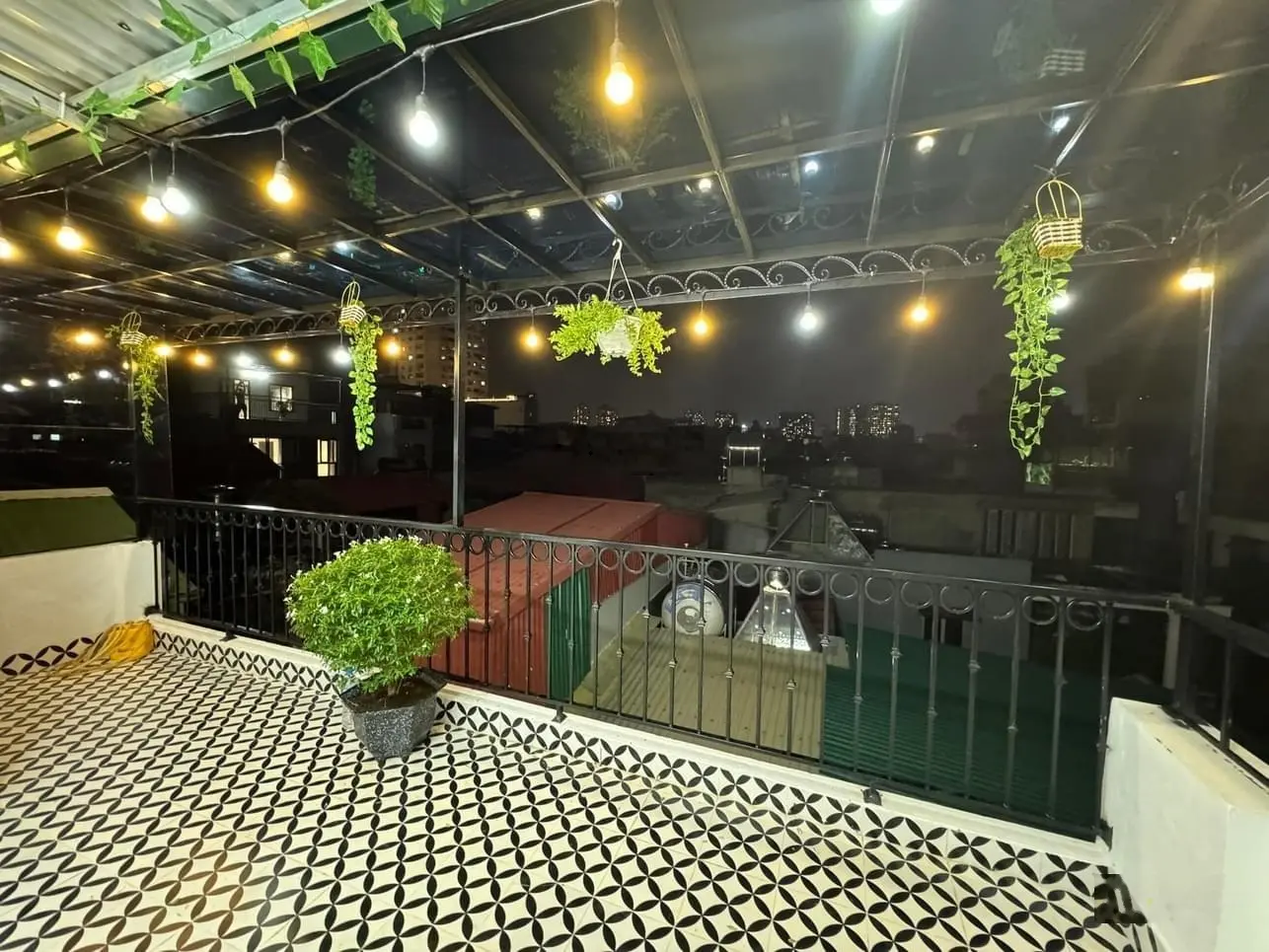 Nhà VIP ĐẸP - Thái Hà - Đống Đa - Thang Máy - DT : 30m2 * 6 tầng * 6m * nhỉnh 12tỷ