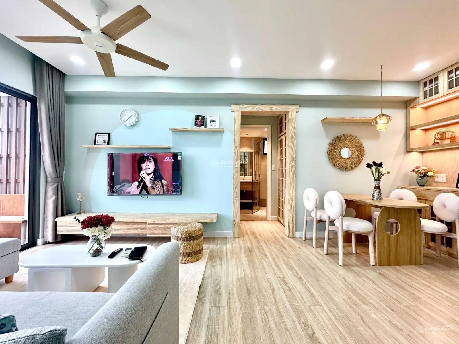 Bán chung cư Âu Cơ, DT 79m2, 3PN, giá 3 tỷ. Liên hệ mình 0931 177 *** Bảo Ngọc