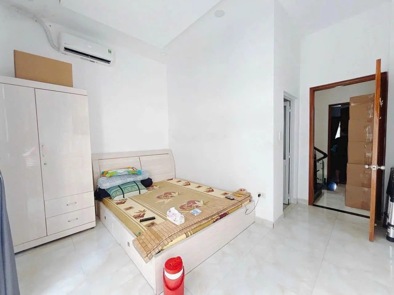 Bán gấp nhà 1trệt 2 lầu diện tích 60m2 nằm phía sao UBND Phường 9. LH 0344449446