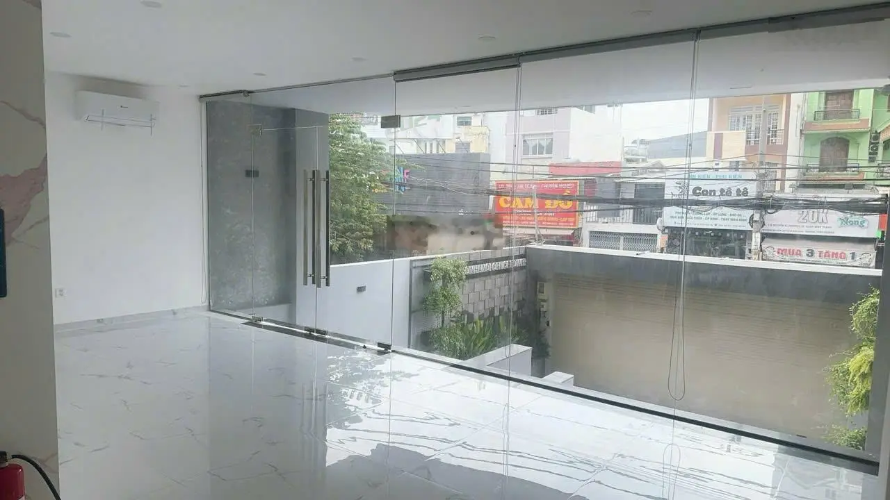 Bán tòa nhà mặt tiền Nguyễn Xí đối diện Vincom - 8.5x65m, XD hầm 10 tầng, HĐT 250tr/th - GIá 60 tỷ
