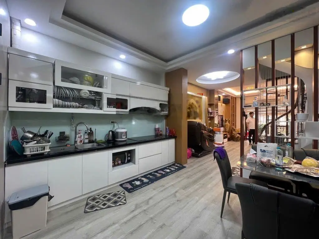 Hiếm - nhà đẹp Long Biên - gara ô tô, 5 tầng full nội thất nhập khẩu