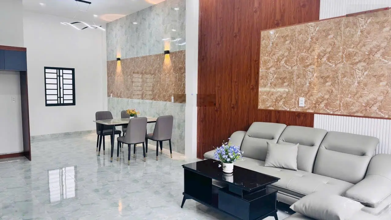 Bán nhà đẹp 1 trệt 1 lầu đúc - Thị trấn Diên Khánh, Khánh Hoà. Sổ đỏ, Giá: 1 tỷ 590tr đất ở đô thị