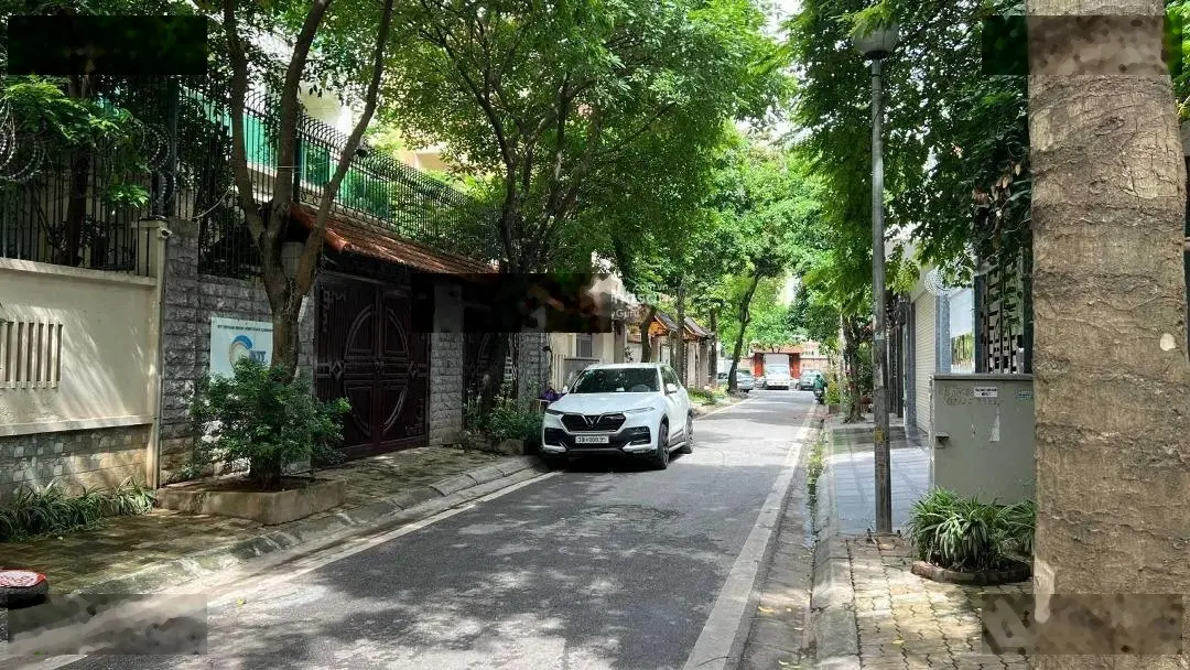 Biệt thự Bắc Linh Đàm - 231m2 - hiếm - đẹp - mặt tiền 12.5m - gara oto - cây xanh phủ bóng mát