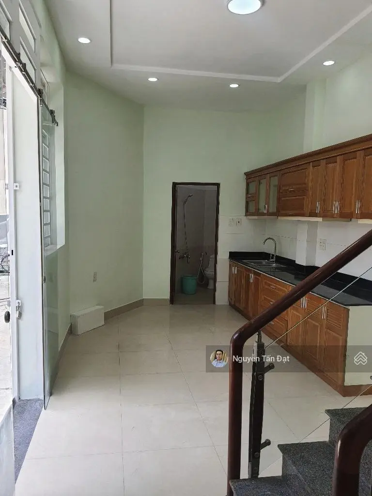 Cần bán gấp nhà 40m2 , sát Q1 - hẻm xe hơi - 4 tầng 4pn - 5.x tỷ