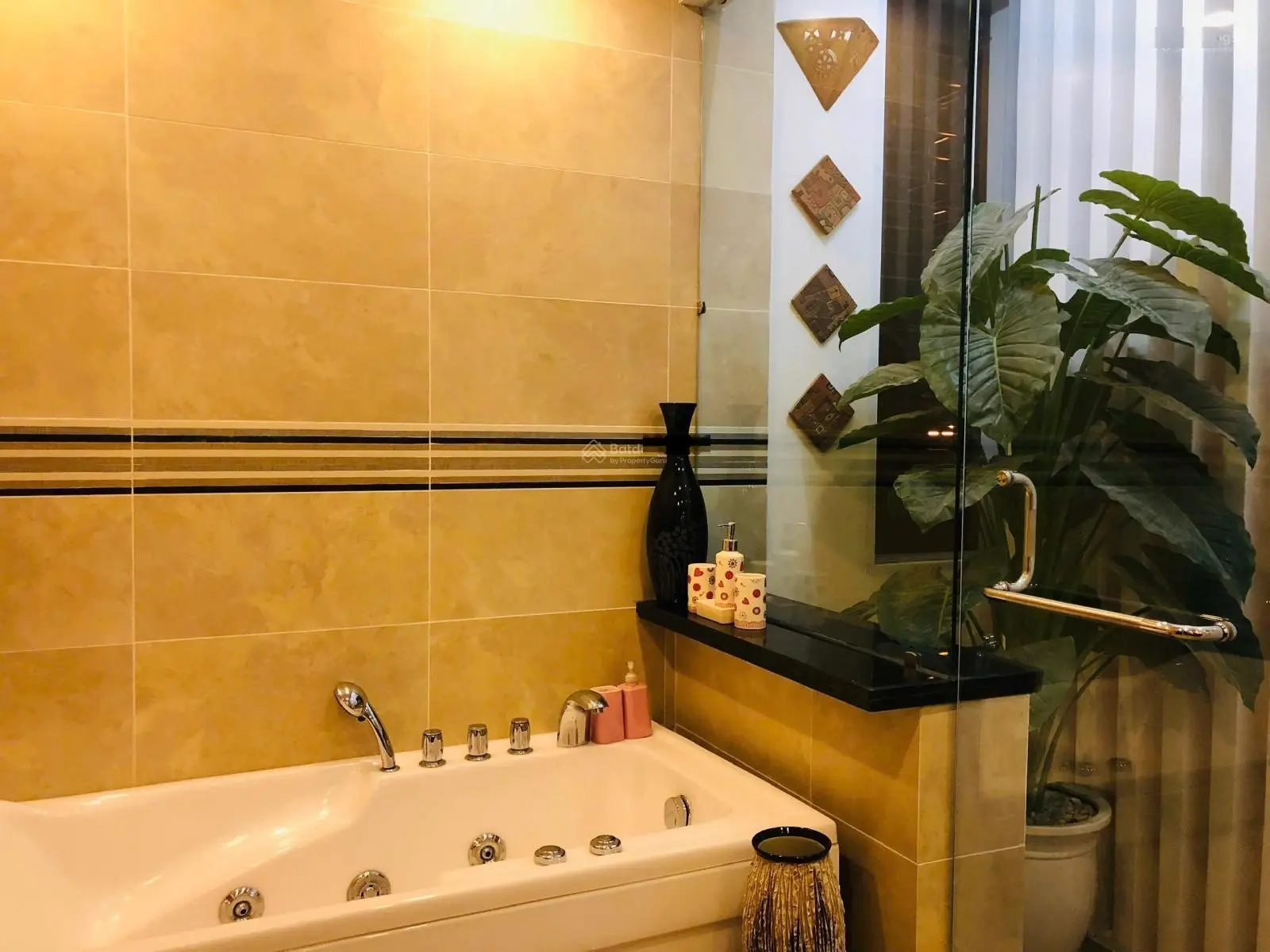 Nhà 4 Tầng, 2 Mặt Tiền Trần Nguyên Hãn và Định Cư, Phường Tân Lập, Gần Biển giá rê