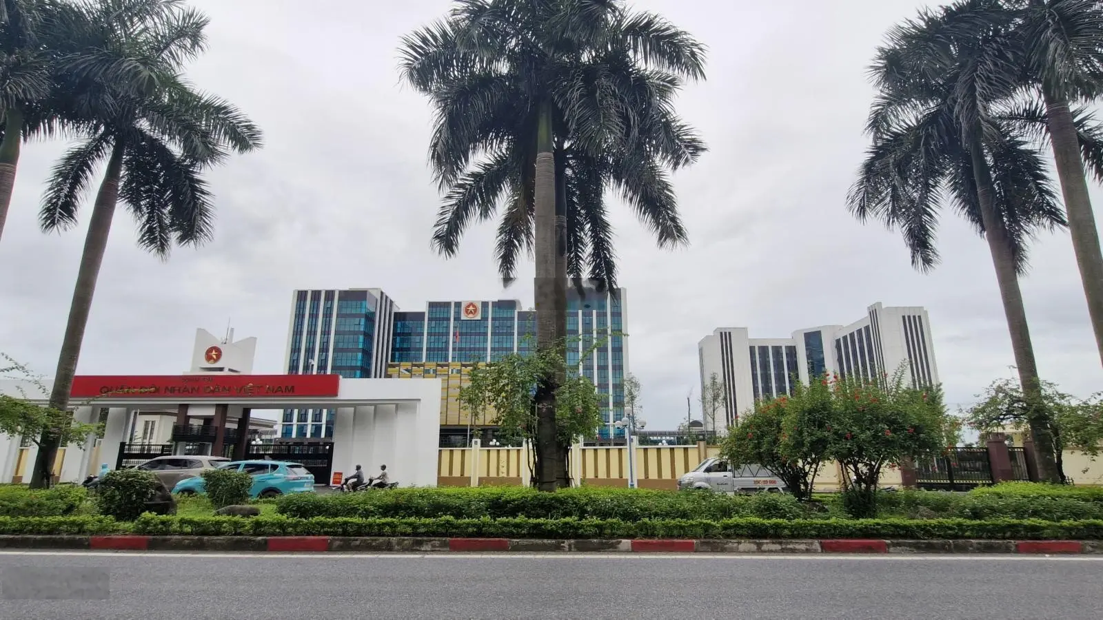 ĐA TỐN - GIA LÂM- KINH DOANH- VĂN PHÒNG- Ô TÔ TRÁNH- LÔ GÓC- NỘI KHU ECOPARK- CẠNH VINHOMES BIỂN HỒ
