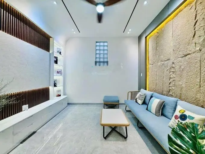 Cần tiền chữa bệnh cô sáu bán gấp Lý Chính Thắng Q3 48m2 Shr hẻm 5m