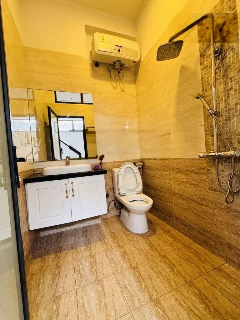 Bán NR 5PN, 5WC, 78m2 tại Mai Dịch, Cầu Giấy, Hà Nội, giá 15,5 tỷ, view đẹp