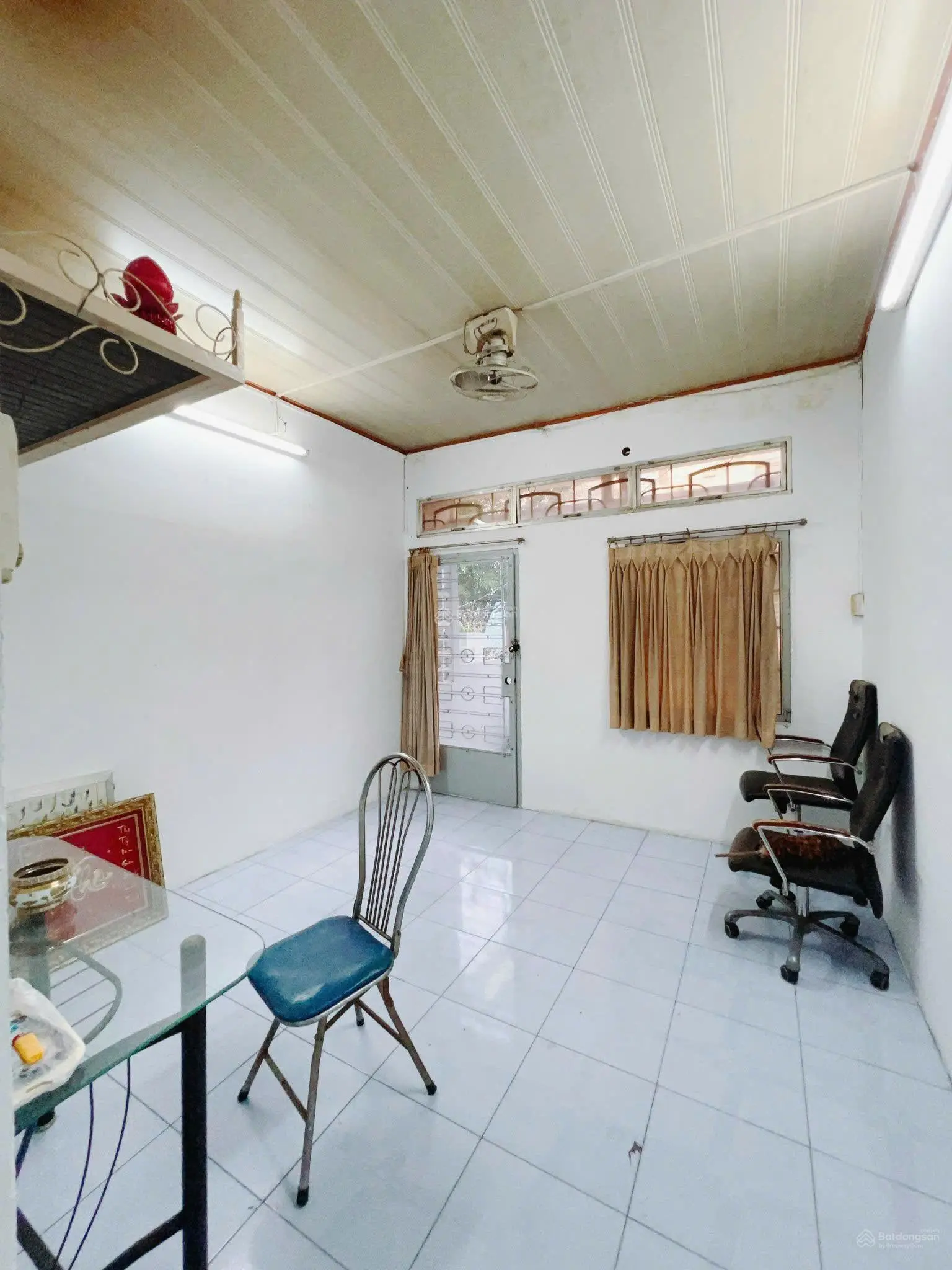 Cần bán gấp nhà phố mặt tiền Đường Tôn Đản, Quận 4, TPHCM LH: 0938.718.266 Mrs Thanh