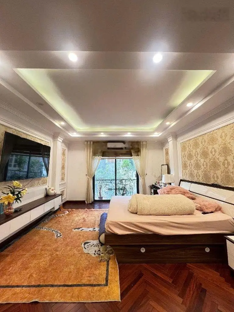 Bán nhà dân xây đường thái hà, đống đa. sổ hoa hậu - 2 view thoáng vĩnh viễn - oto vào nhà, sát phố
