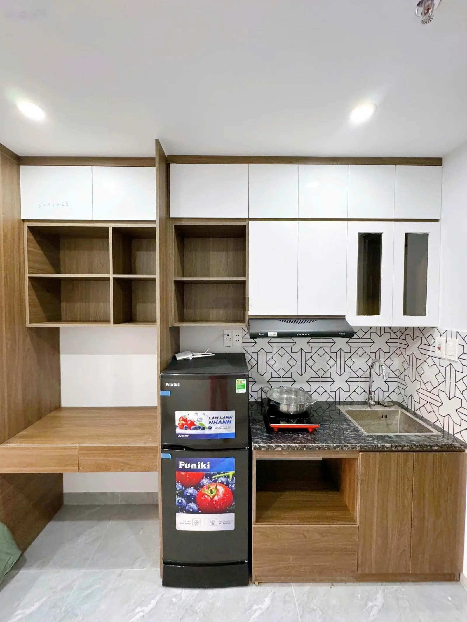 Bán bđs dòng tiền . dt 56m 7 tầng 15 phòng dv khu b yên nghĩa cạnh bến xe 14ty8 lh 0362088669