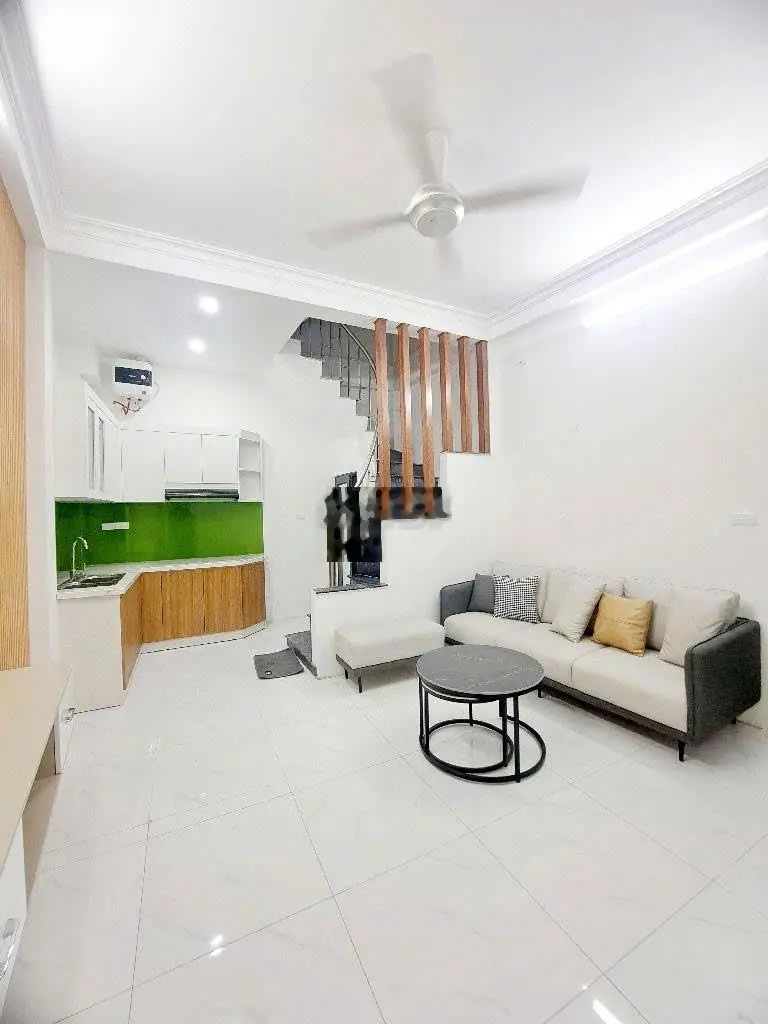 Nhà kim mã siêu hiếm có, nhà đẹp thoáng sáng, ở ngay. 36m 5 tầng.