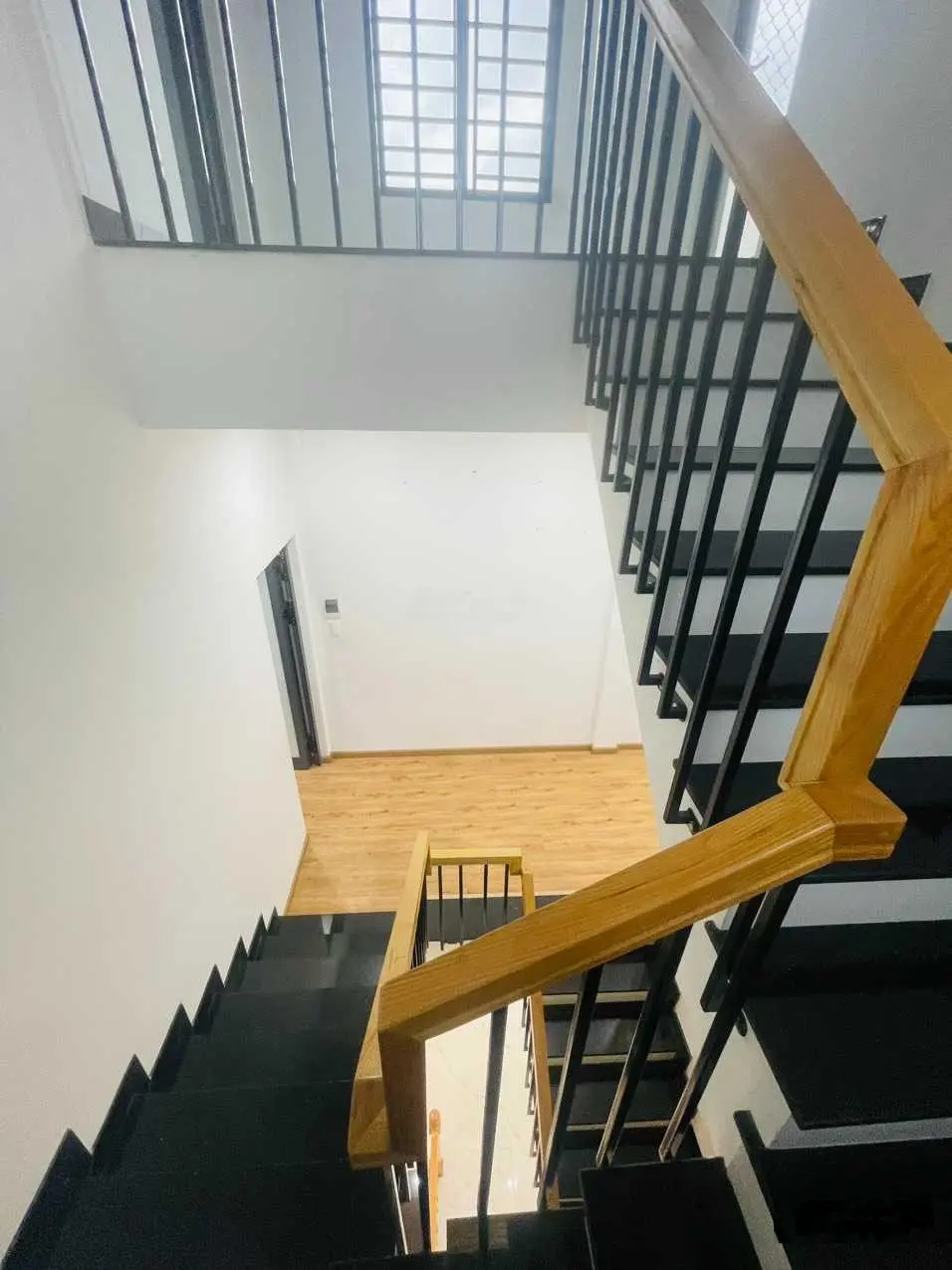 Chính chủ cần bán nhà 3 mê 3 tầng và 1 nhà cấp 4, diện tích siêu rộng 131m2 Tô Hiệu