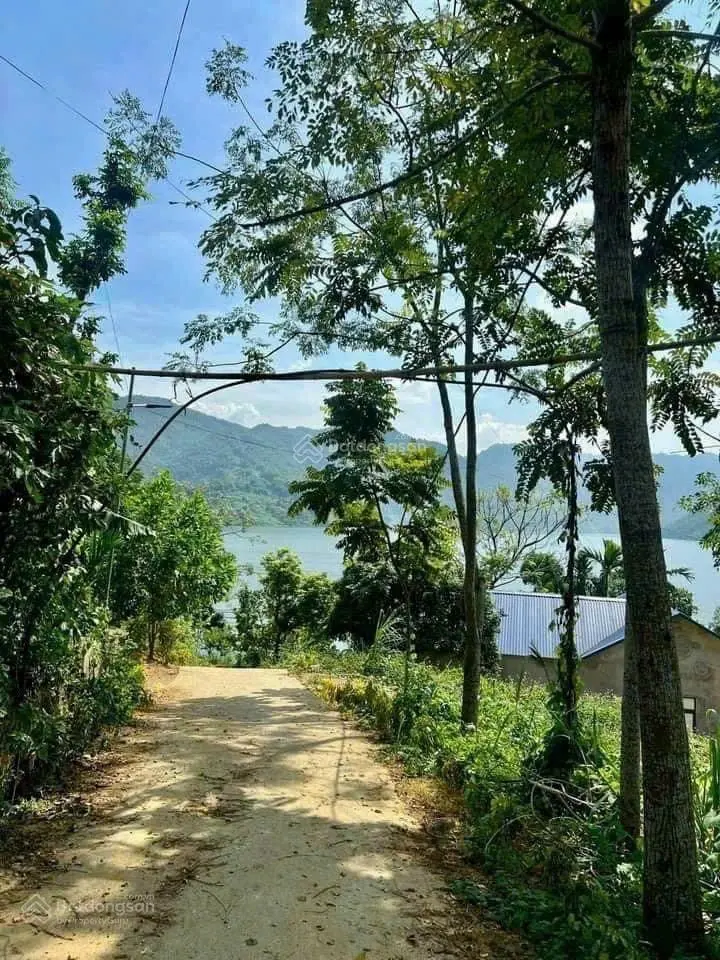Chuyển nhượng lô đất bám hồ Hoà Bình, diện tích 2457m2