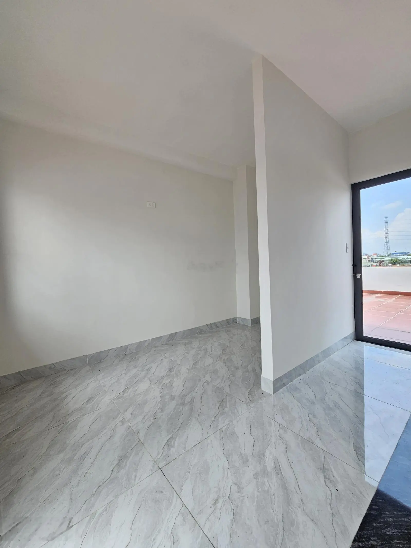 3 tỷ 950 bán nhà 2 mặt tiền 1 trệt 2 lầu KDC đẹp, P. Bình Chuẩn, TP. Thuận An