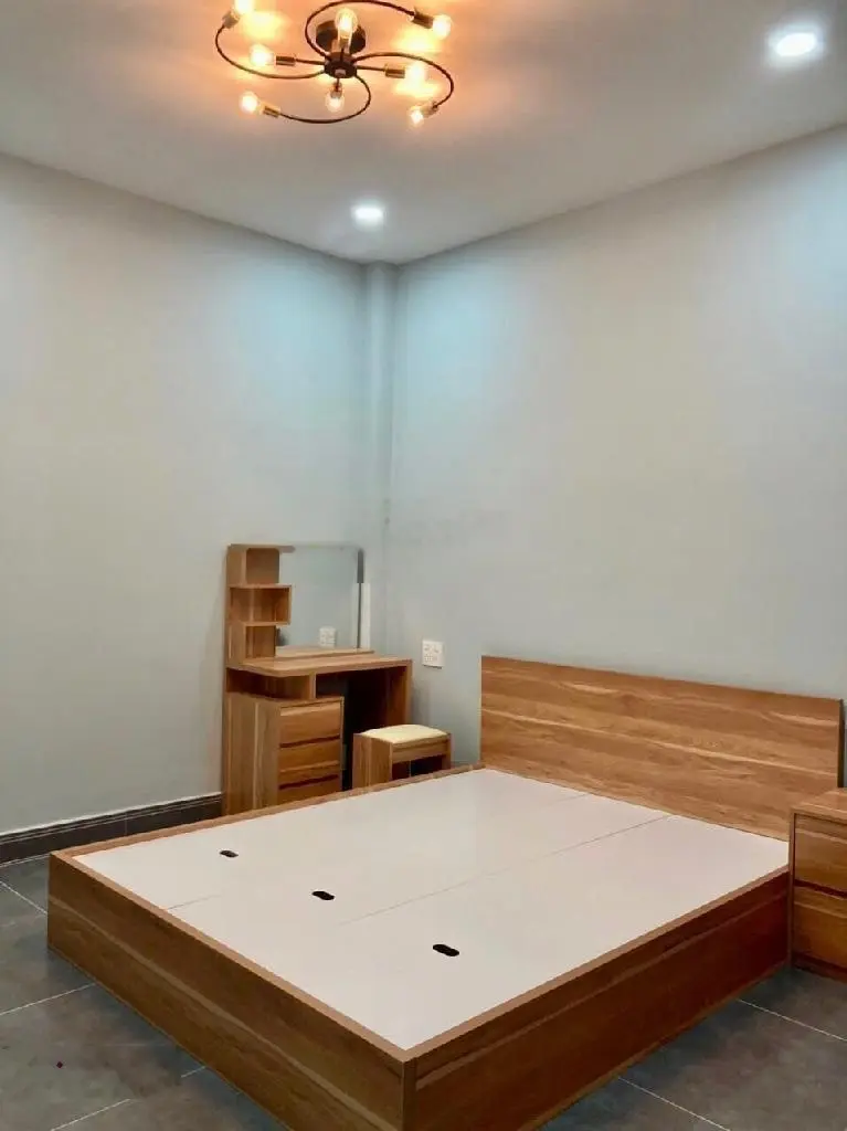 Chỉ 5,x Tỷ - Mới 100% - 1 Sẹc HXH - 54m2 Ngang 5m 4 Tầng Thạch Đà