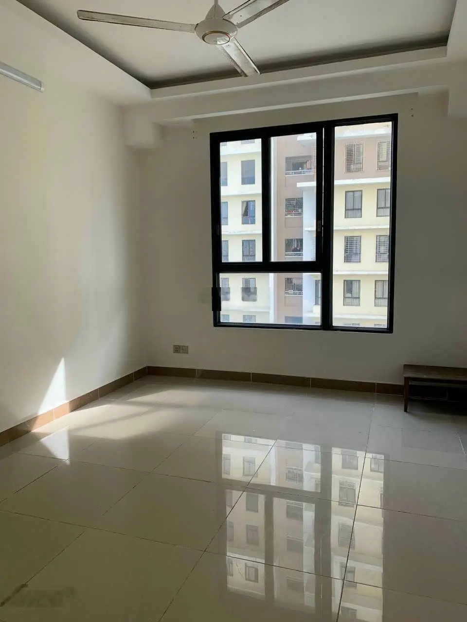 Bán 97m2 3PN2WC giá 1ty990 nhà trống giá cực rẻ tại Era Town Đức Khải gọi và alo e ngay 0869 902 ***