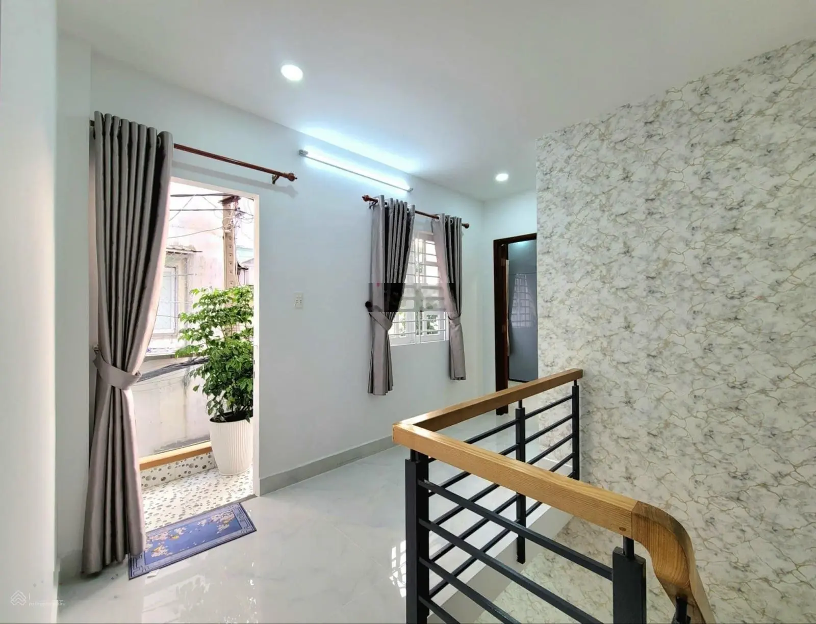 Cần bán nhà HXH đường Trần Xuân Soạn, Q7 - Giá 2 tỷ 5 / 4m x 15m SHR sang tên trong ngày