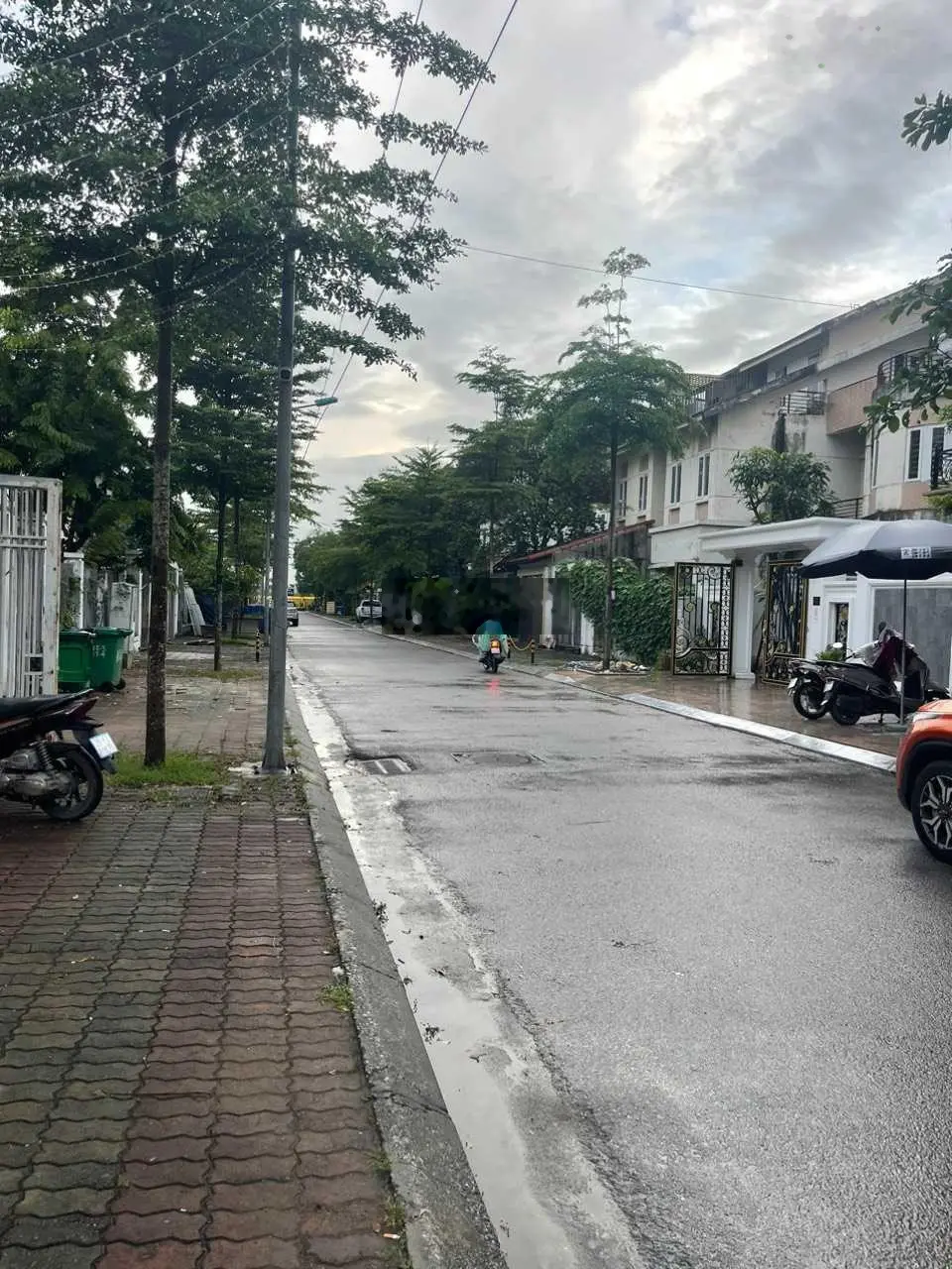 Em bán biệt thự Tân Tây Đô S: 204m2, full nội thất xịn, vị trí kinh doanh đẹp. Gần đường to
