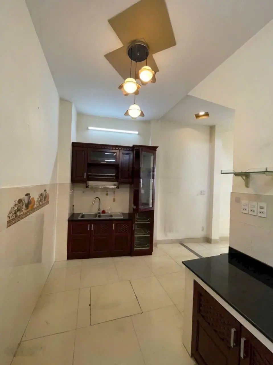 Bán nhà P13, Q10 DT sàn 95,6m2 DT 3,35 m2 x 9m2, nở hậu 4,2m 1 trệt, 2 lầu, 4PN 3WC, giá 5.5 tỷ sổ