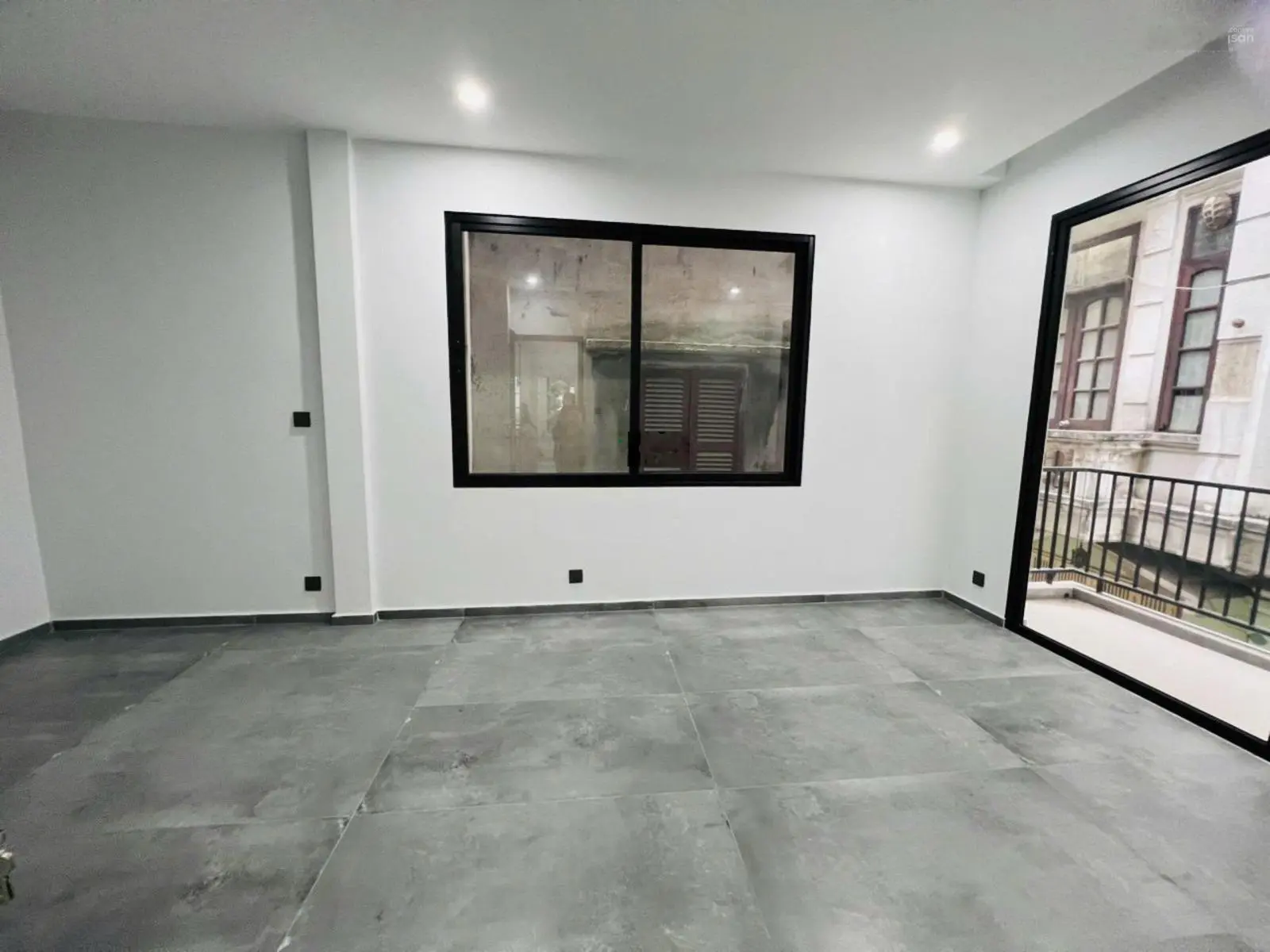 VIP - Hoàng Đạo Thành - căn hộ TT như penhouse với 2 tầng x 160m - giá siêu tốt