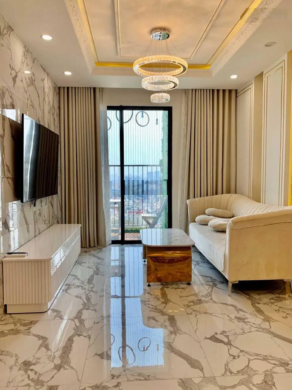 Cần bán gấp CH chung cư Gold View, Q4 100m2, 3PN, 2WC, full giá: 5.8 tỷ. 0933 033 *** Thái view đẹp