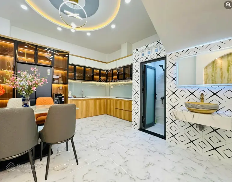 Nhà chính chủ, sổ hồng riêng, DT 40m2 ,kết cấu BTCT 2phòng ngủ wc riêng, đường 8m thông thoáng