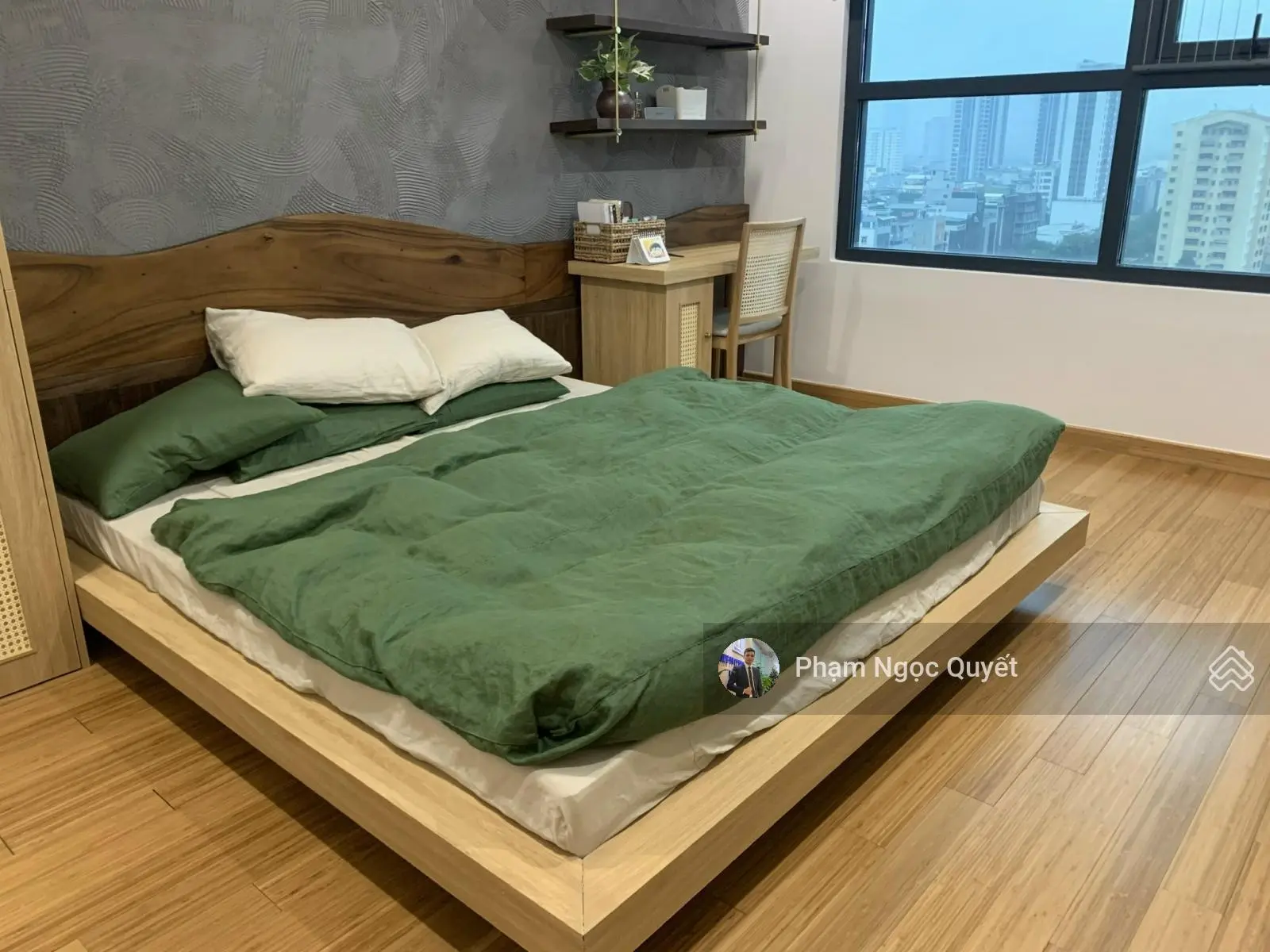 (Giá thật) chính chủ bán 102m2, 3PN full kính BC Đông Nam + tầng trung giá 6.8 tỷ CC GoldSeason