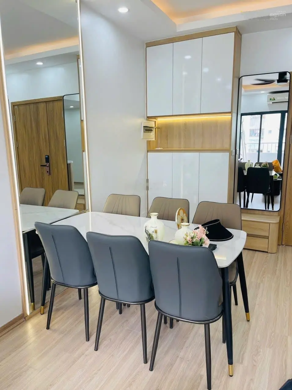 Bán chung cư Nơ 1 Bán Đảo Linh Đàm